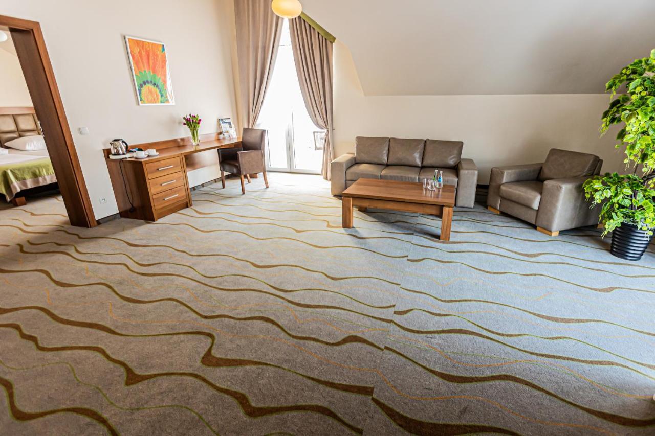 Skomielna Czarna Hotel Olivia Medical Spa מראה חיצוני תמונה